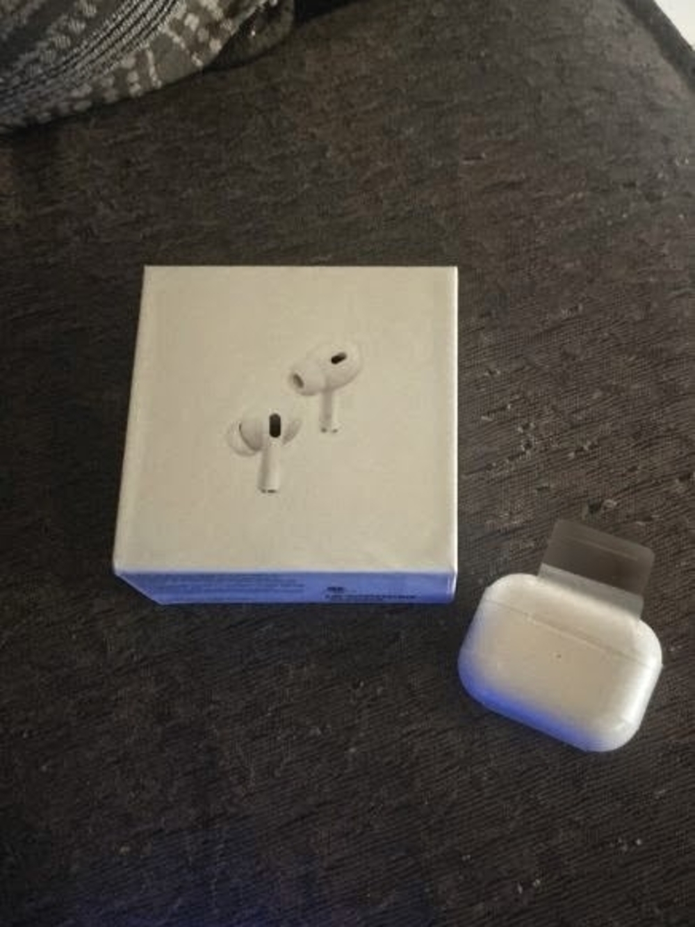 Apple AirPods Pro Wireless Earbuds in White with Charging Case